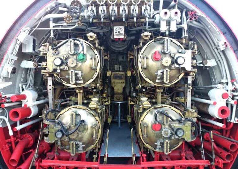 How Submarines Work? Design and Operation Insider