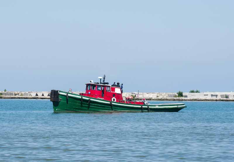 Line handling tugboat